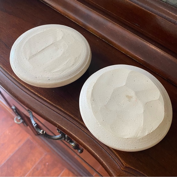 Pair of handmade stoneware pottery egg cups - Picture 6 of 6